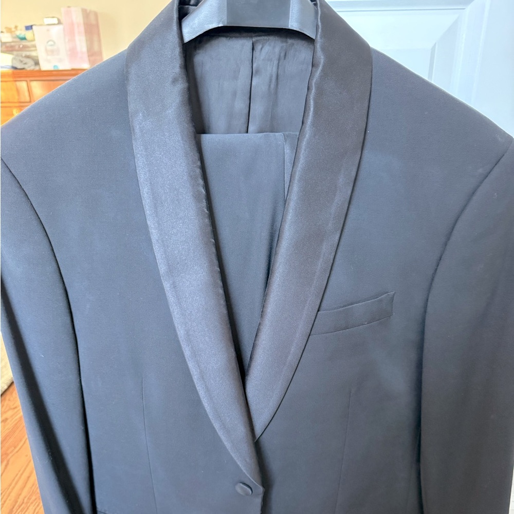 Black Tux Tuxedo 40R slim and 32 waist
